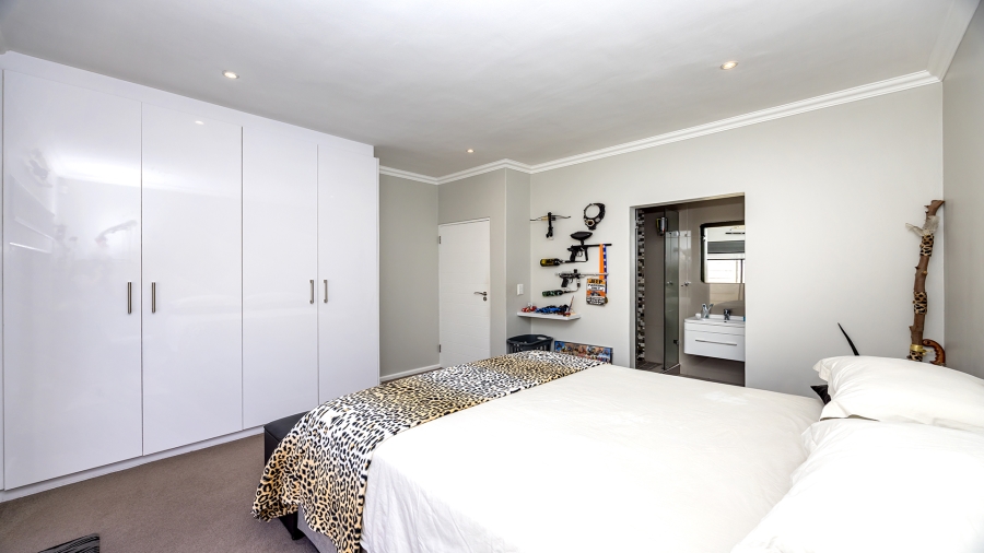 4 Bedroom Property for Sale in Parklands North Western Cape